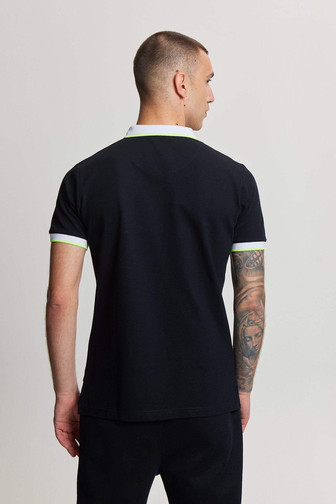 93. Polo Piqué Noir