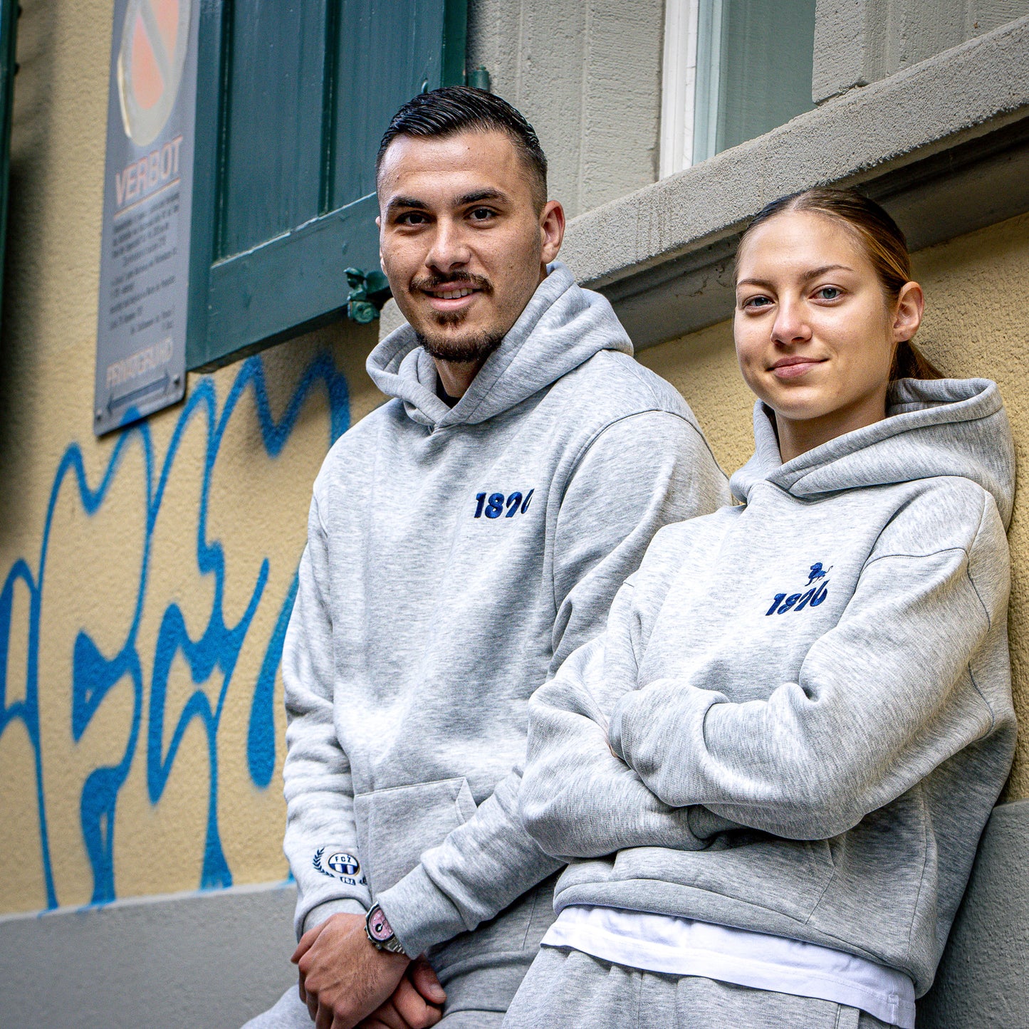 Hoodie 1896 Grau